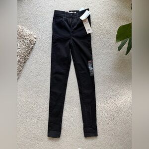 Levi's Women's Mile High Black Skinny Jeans